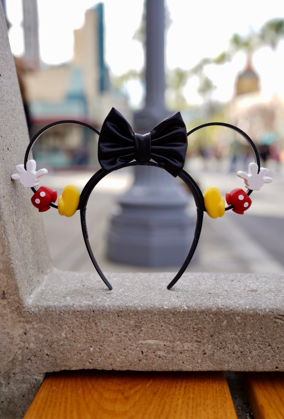 Leader of the Club Interchangeable Ears